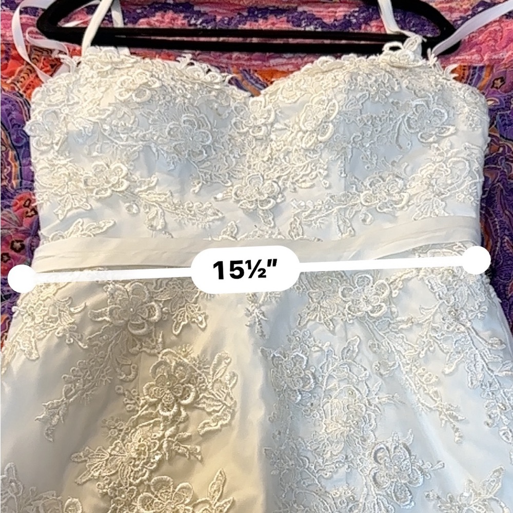 NEW mermaid wedding ivory with 3D appliqué - Picture 10 of 12